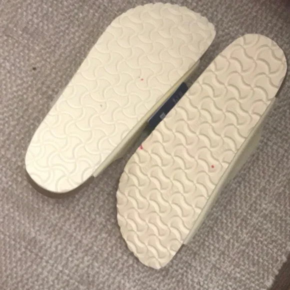 Birkenstock Arizona Big Buckle
Natural Leather Patent NWT size 40/L9 - Picture 9 of 11